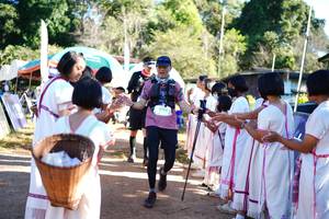 BIB: 2733
                            <button type="button" onclick="openModal(19048081)" class="btn btn-primary btn-sm float-right btn-popup" data-toggle="modal" data-target=".modal-high-quality">
                        <i class="fas fa-shopping-cart"></i> Add to Cart
                    </button>
                                            <button type="button" onclick="isThisMe(19048081, true)" class="btn btn-success btn-sm float-right btn-popup btn-isme hidden" data-toggle="tooltip" data-placement="bottom" title="นี่คือรูปของคุณใช่ไหม คลิกที่นี่เพื่อเอาเข้าอัลบั้ม">
                        <i class="fas fa-plus"></i> Add to album
                    </button>
                    <button type="button" onclick="isThisMe(19048081, false)" class="btn btn-warning btn-sm float-right btn-popup btn-isnotme hidden">
                        <i class="fas fa-ban"></i> Remove from album
                    </button>